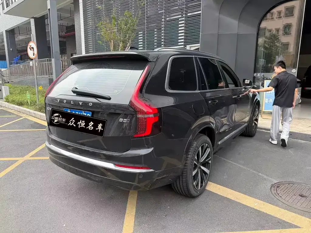 Volvo XC90 — фото 3