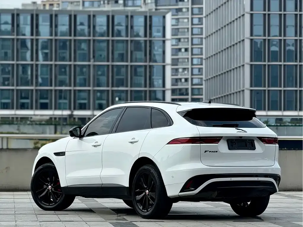 Jaguar F-PACE — фото 3
