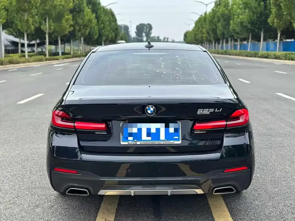 BMW 5 Series — фото 2