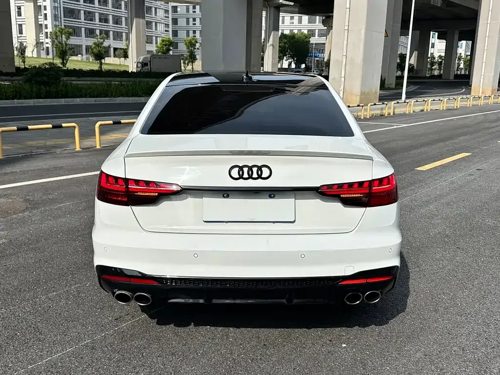Audi A4L — фото 3