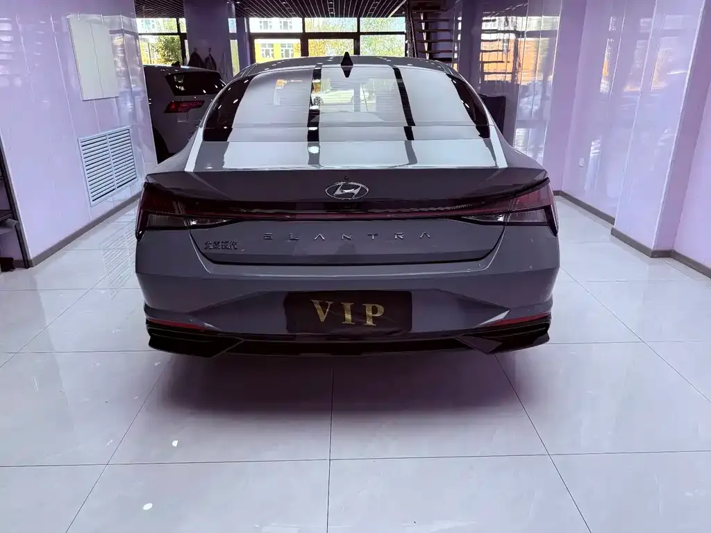 Hyundai Elantra — фото 3