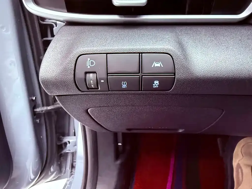 Hyundai Elantra — фото 6