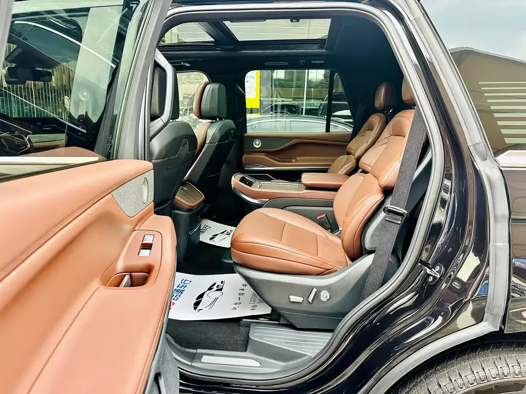 Lincoln Navigator — фото 10