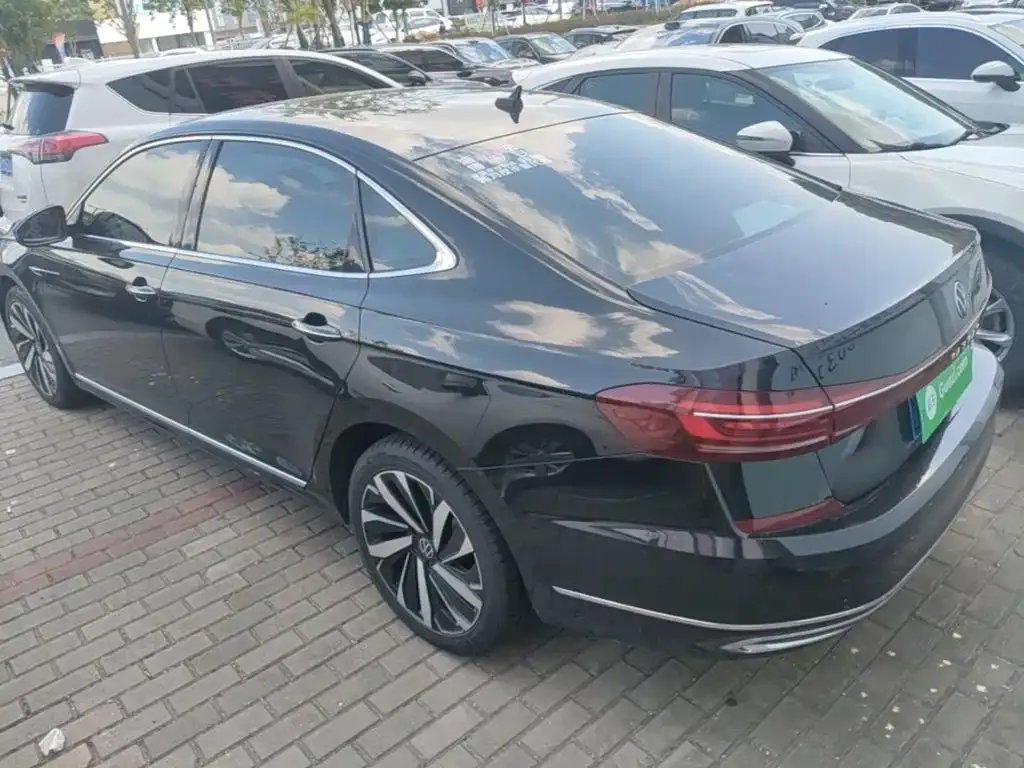 Volkswagen Passat — фото 5