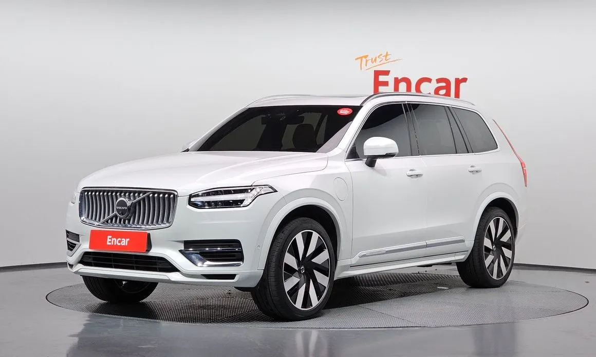 Volvo XC90 — фото 1
