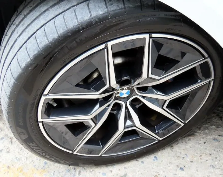 BMW 5-Series — фото 10