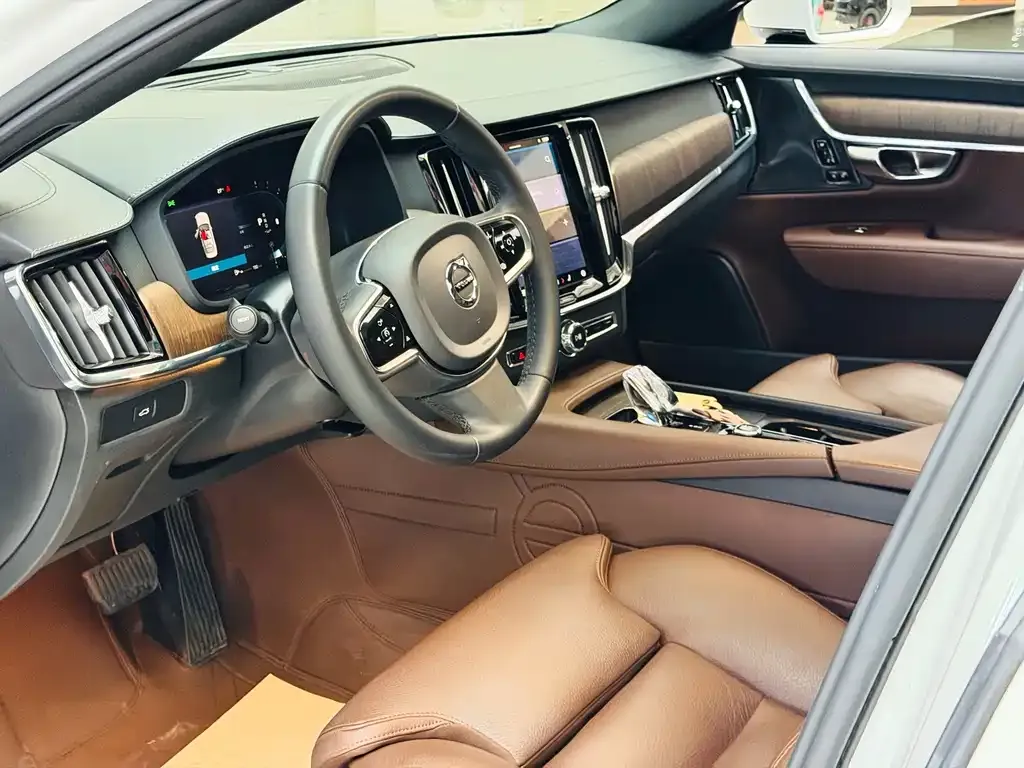 Volvo S90 — фото 3