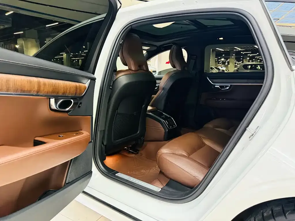 Volvo S90 — фото 6