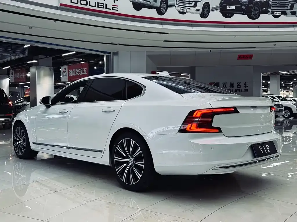 Volvo S90 — фото 9