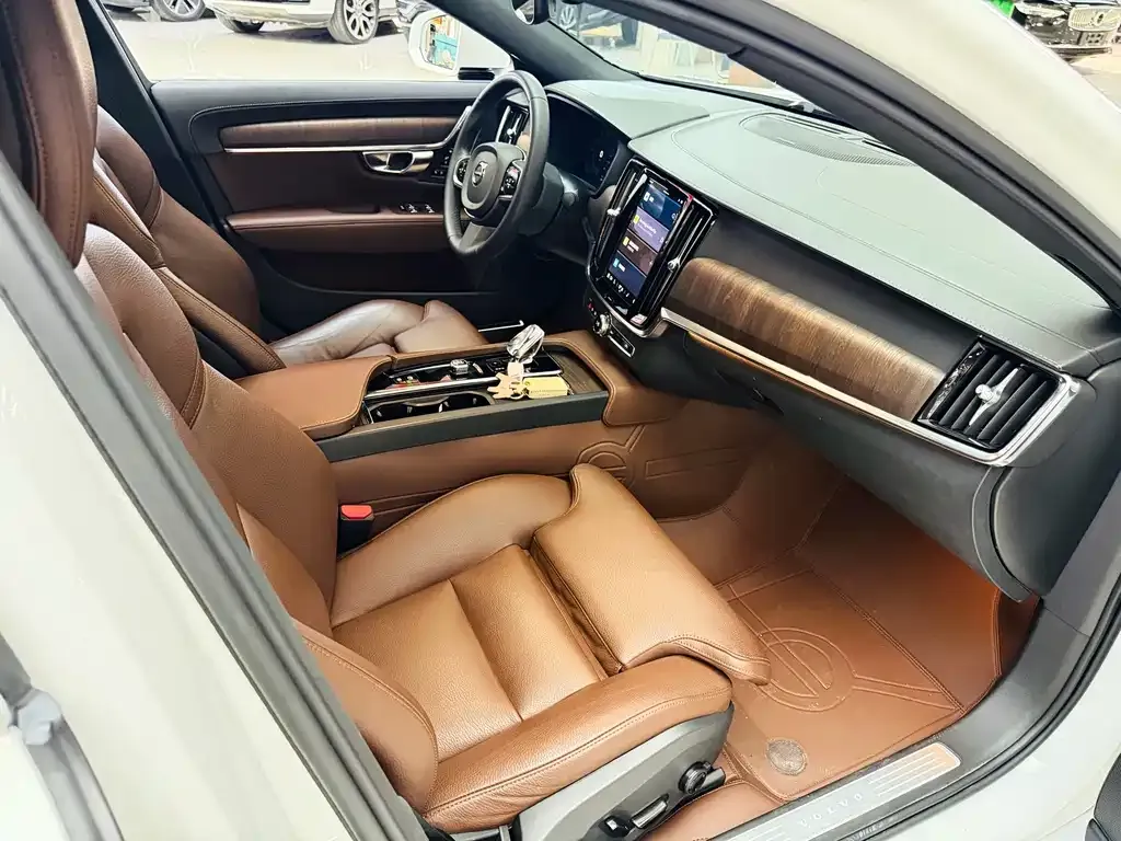 Volvo S90 — фото 7