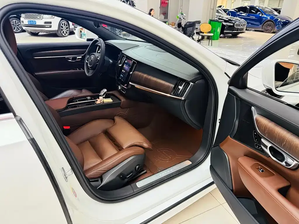 Volvo S90 — фото 2