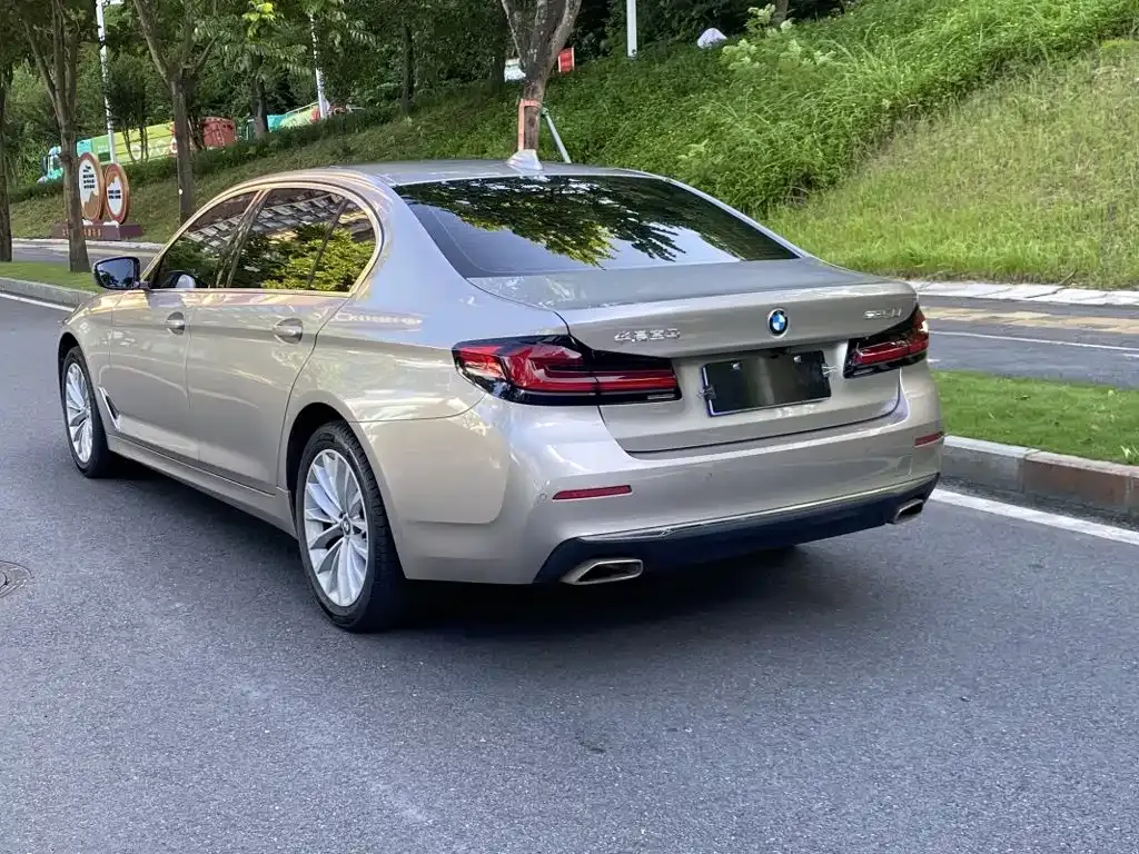 BMW 5 Series — фото 10