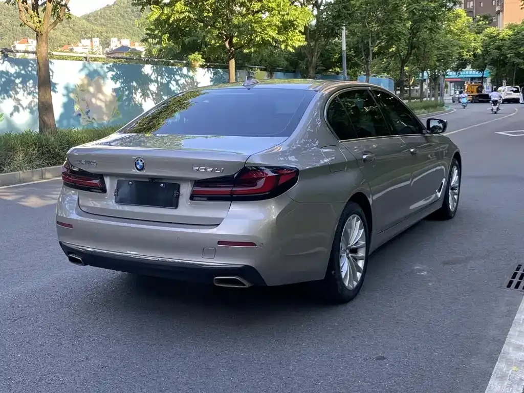 BMW 5 Series — фото 3