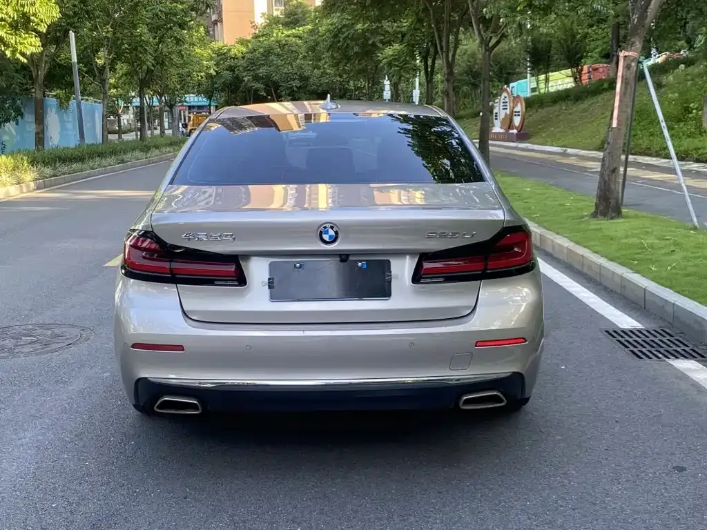BMW 5 Series — фото 5