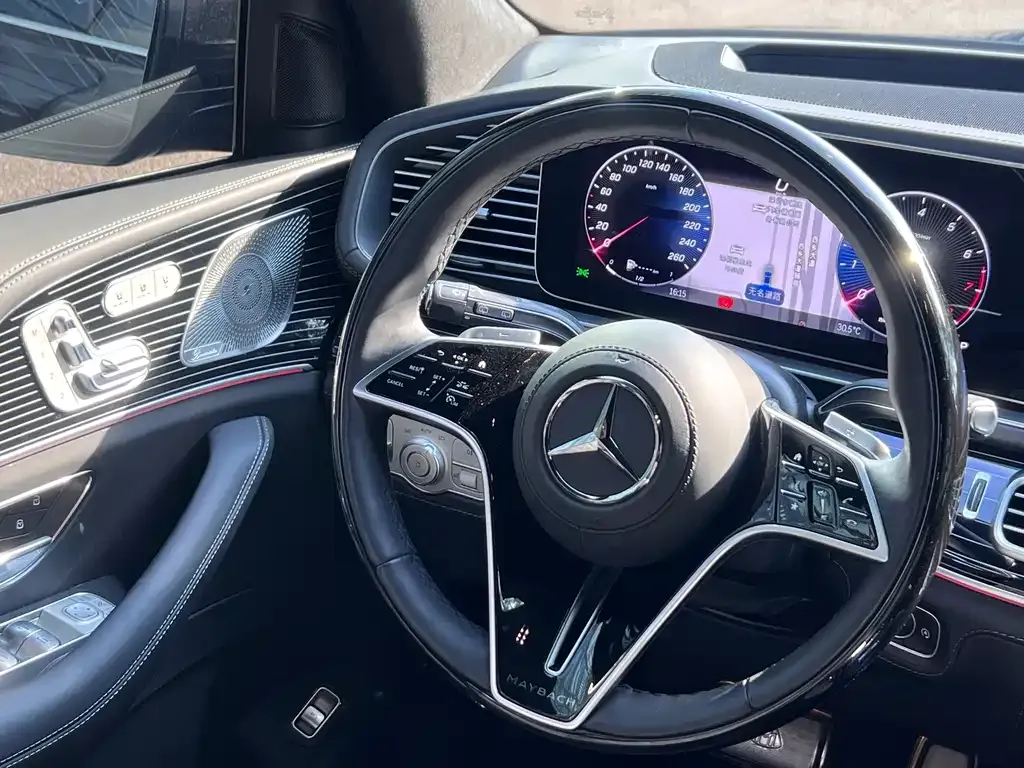 Mercedes-Benz GLS — фото 6
