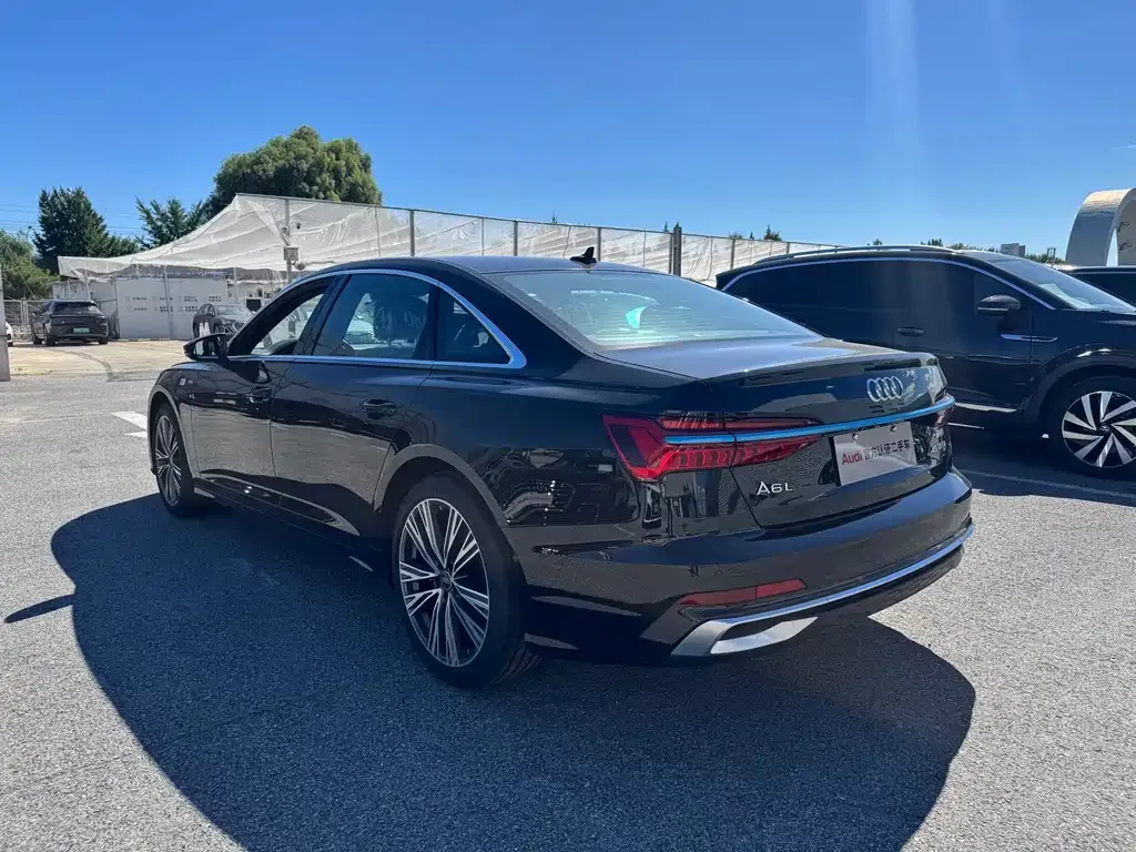 Audi A6L — фото 2