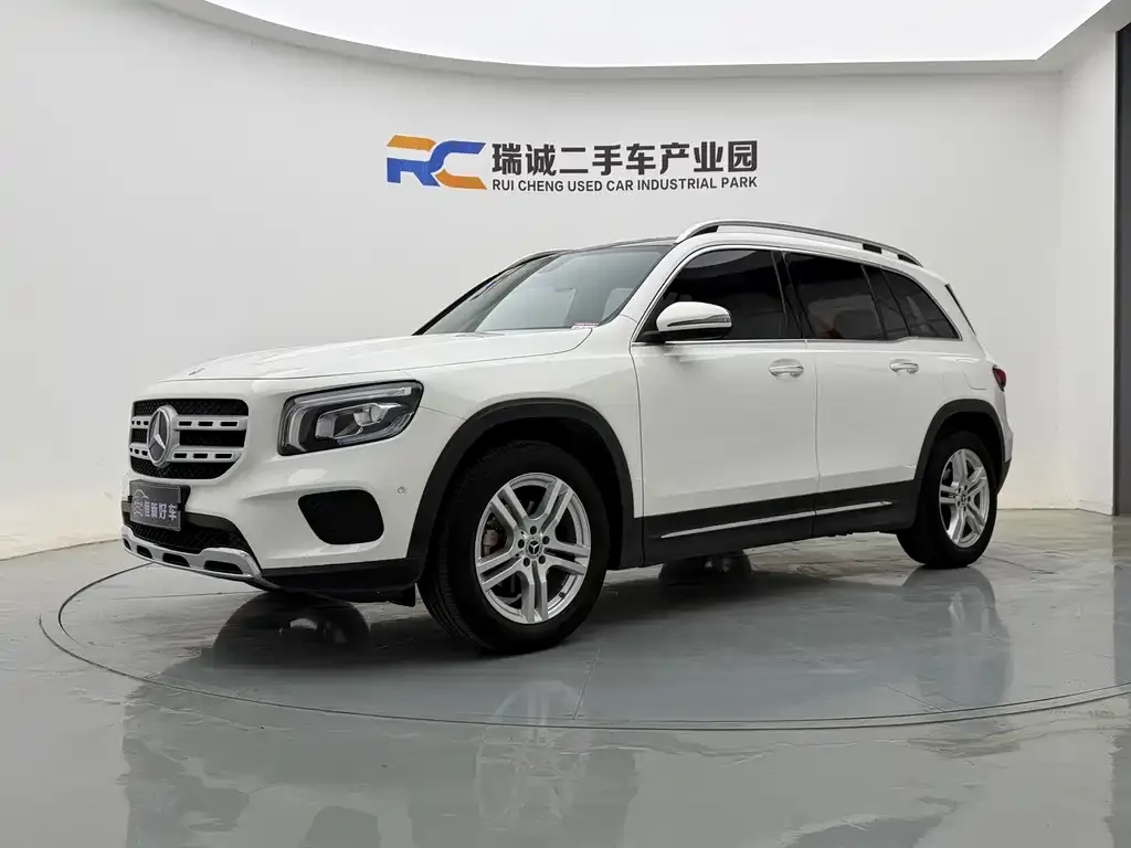 Mercedes-Benz GLB — фото 1