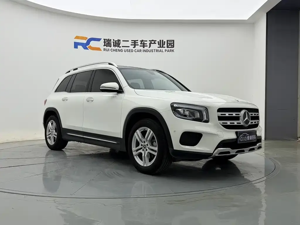 Mercedes-Benz GLB — фото 8