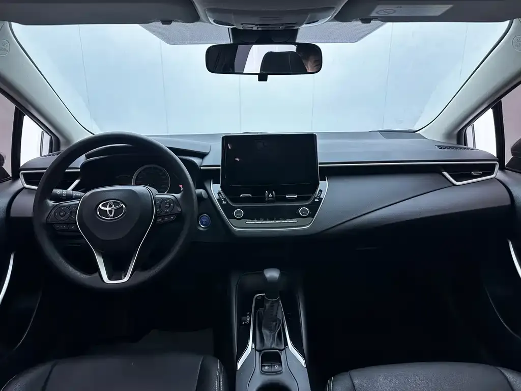 Toyota Corolla — фото 5