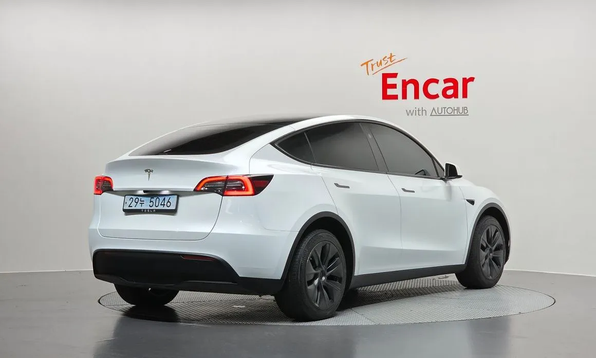 Tesla Model Y — фото 5
