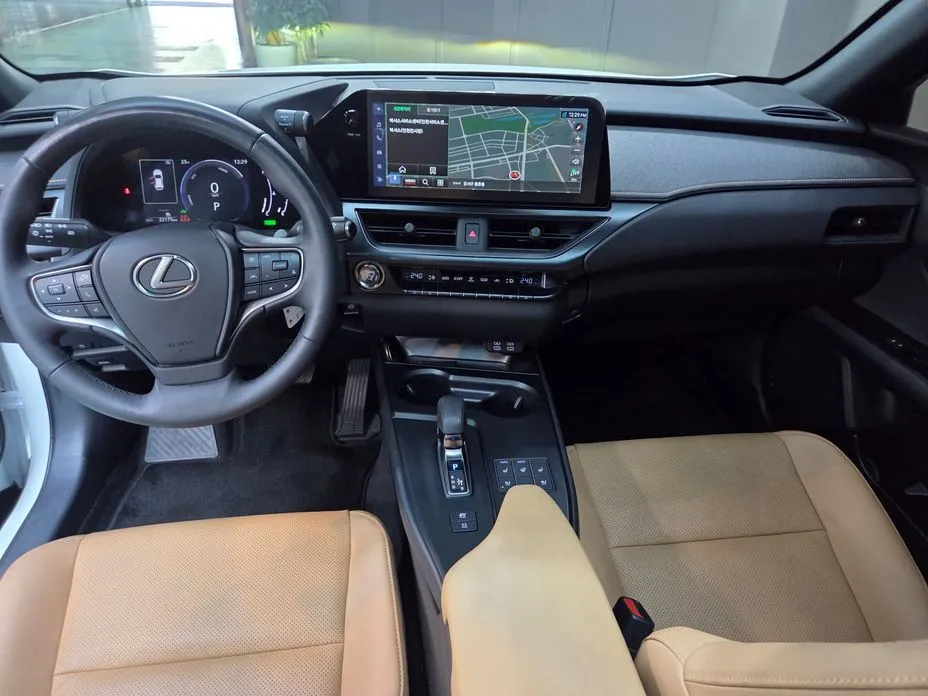 Lexus UX — фото 6