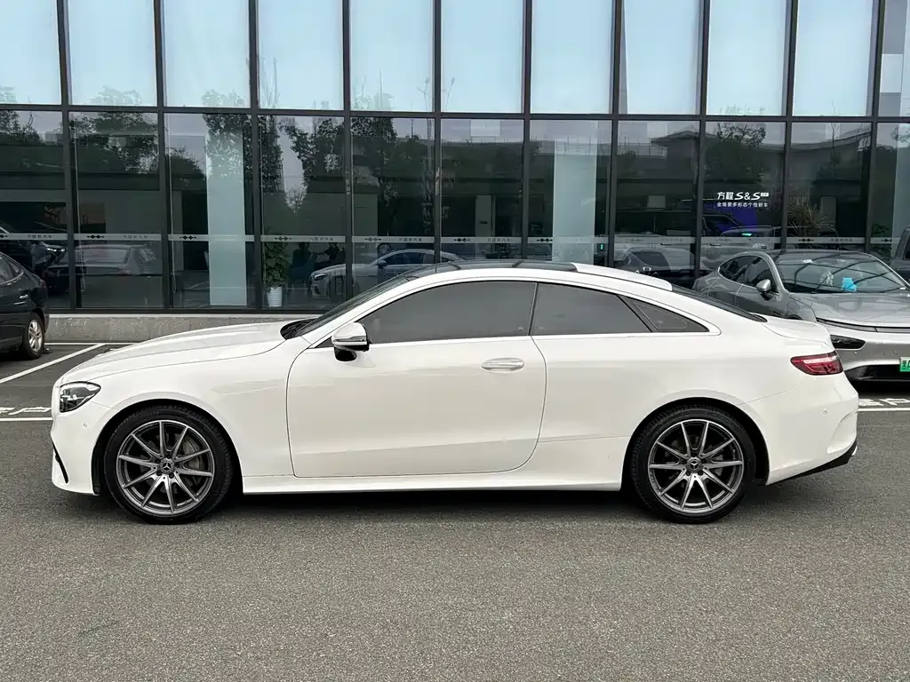 Mercedes-Benz E-Class (Import) — фото 2