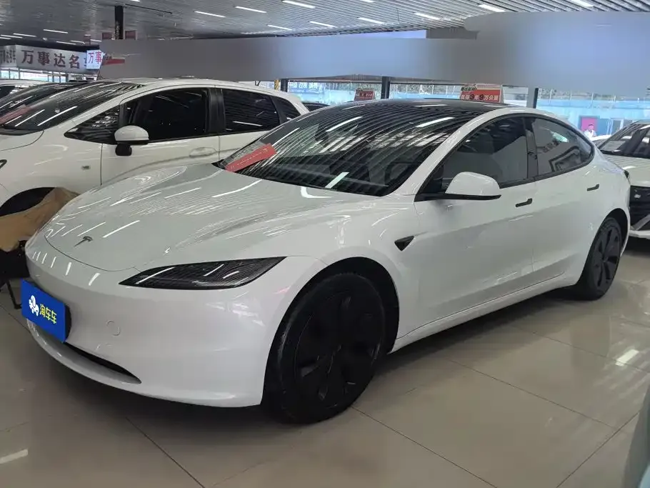 Tesla Model 3 — фото 1