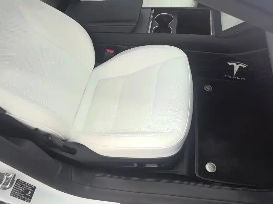 Tesla Model 3 — фото 7