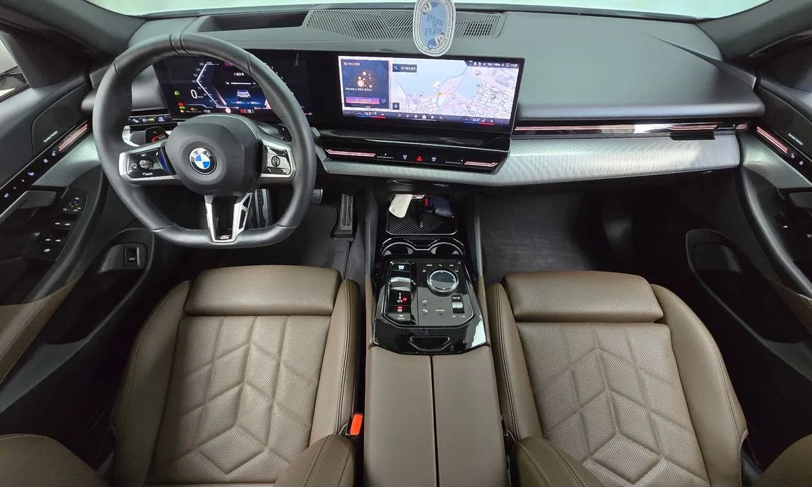 BMW 5-Series — фото 10