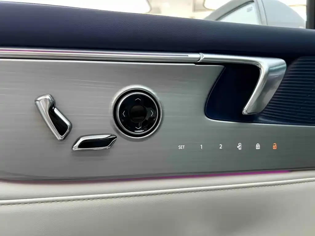 Buick GL8 Hybrid — фото 2