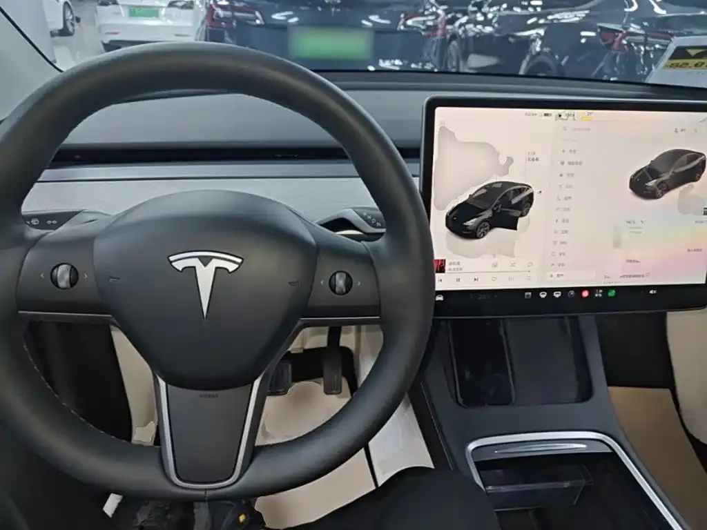 Tesla Model Y — фото 2