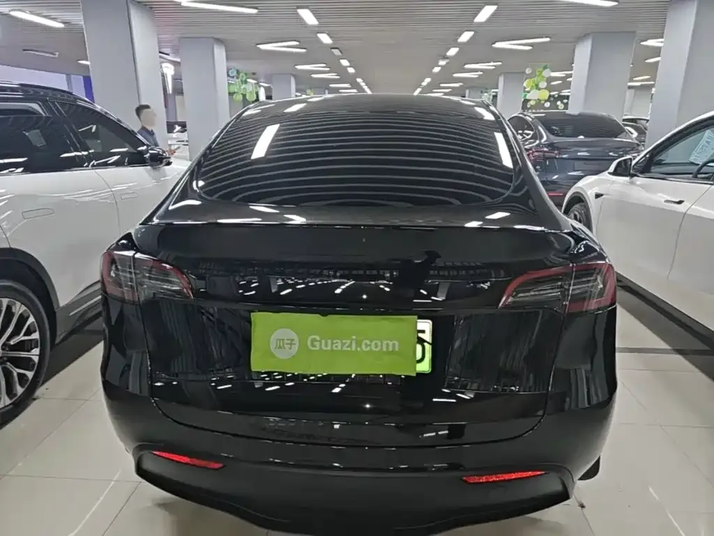 Tesla Model Y — фото 9