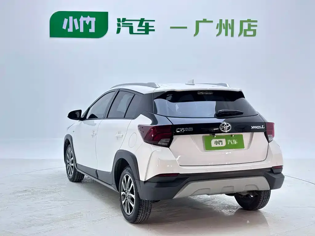 Toyota Yaris L — фото 7