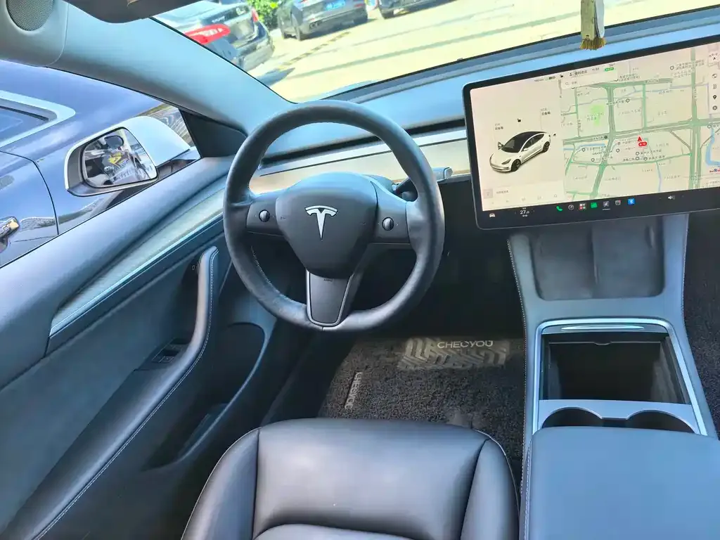 Tesla Model 3 — фото 9