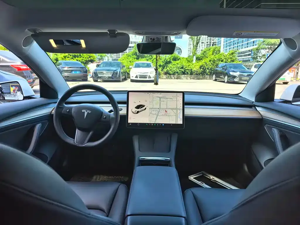 Tesla Model 3 — фото 4