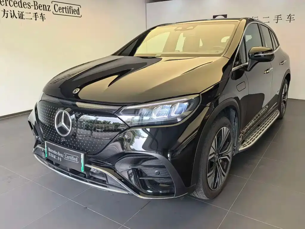 Mercedes-Benz EQE SUV — фото 1