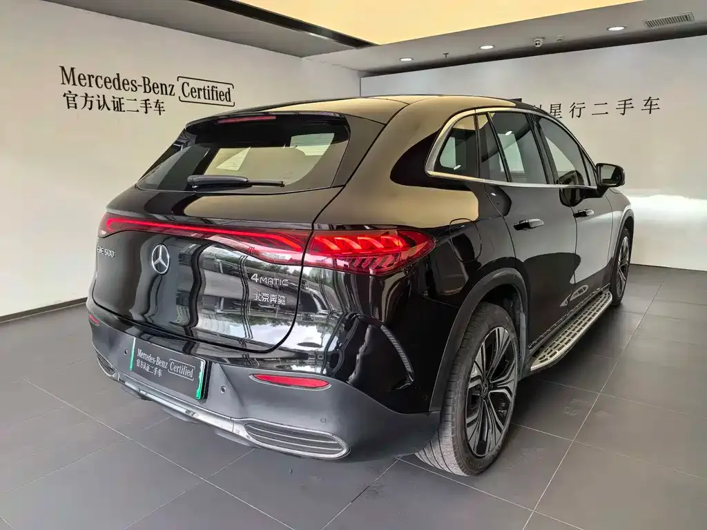 Mercedes-Benz EQE SUV — фото 10