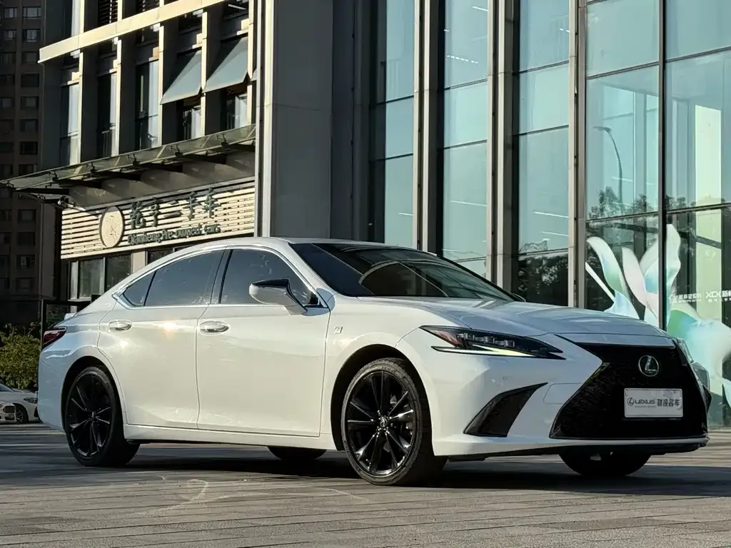 Lexus ES — фото 4