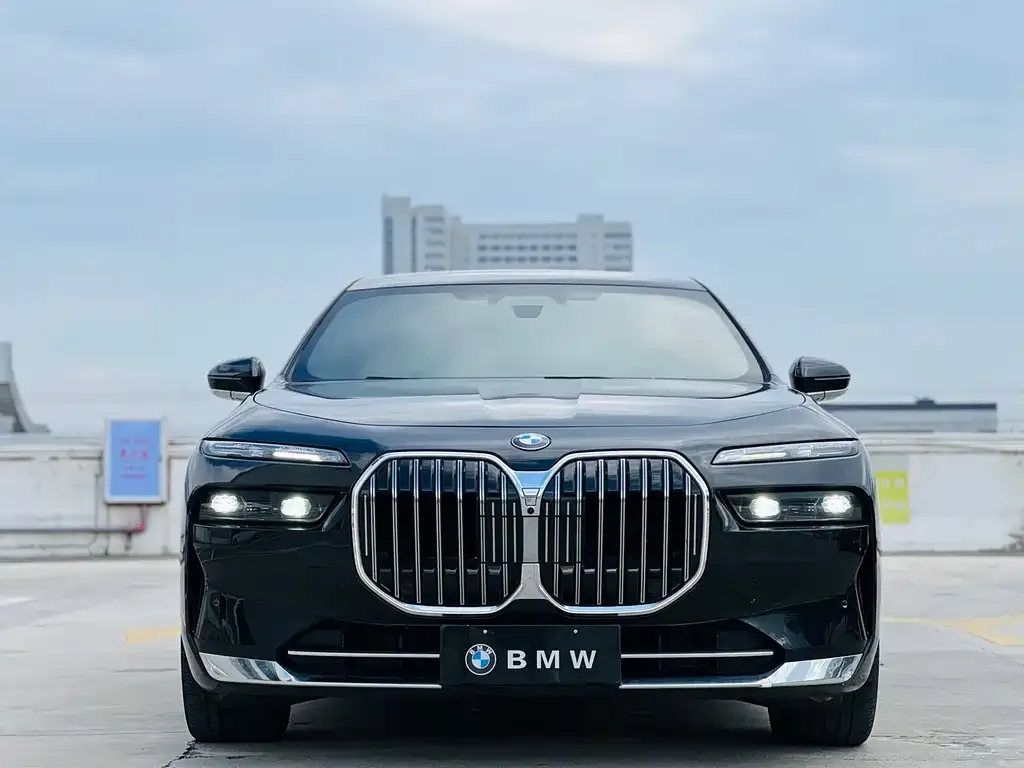 BMW 7 Series — фото 4