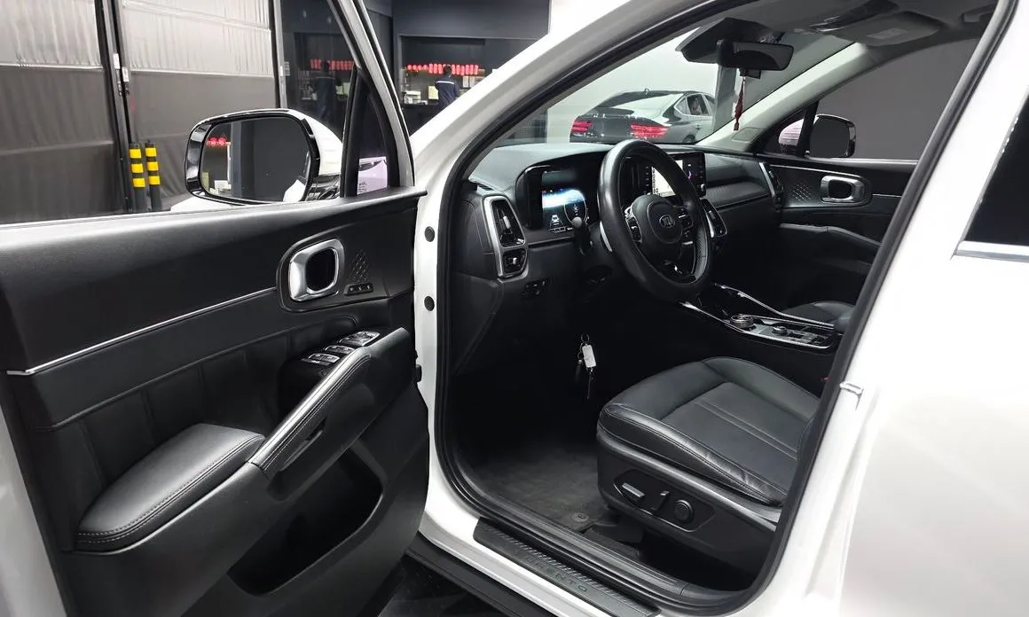 Kia Sorento — фото 9
