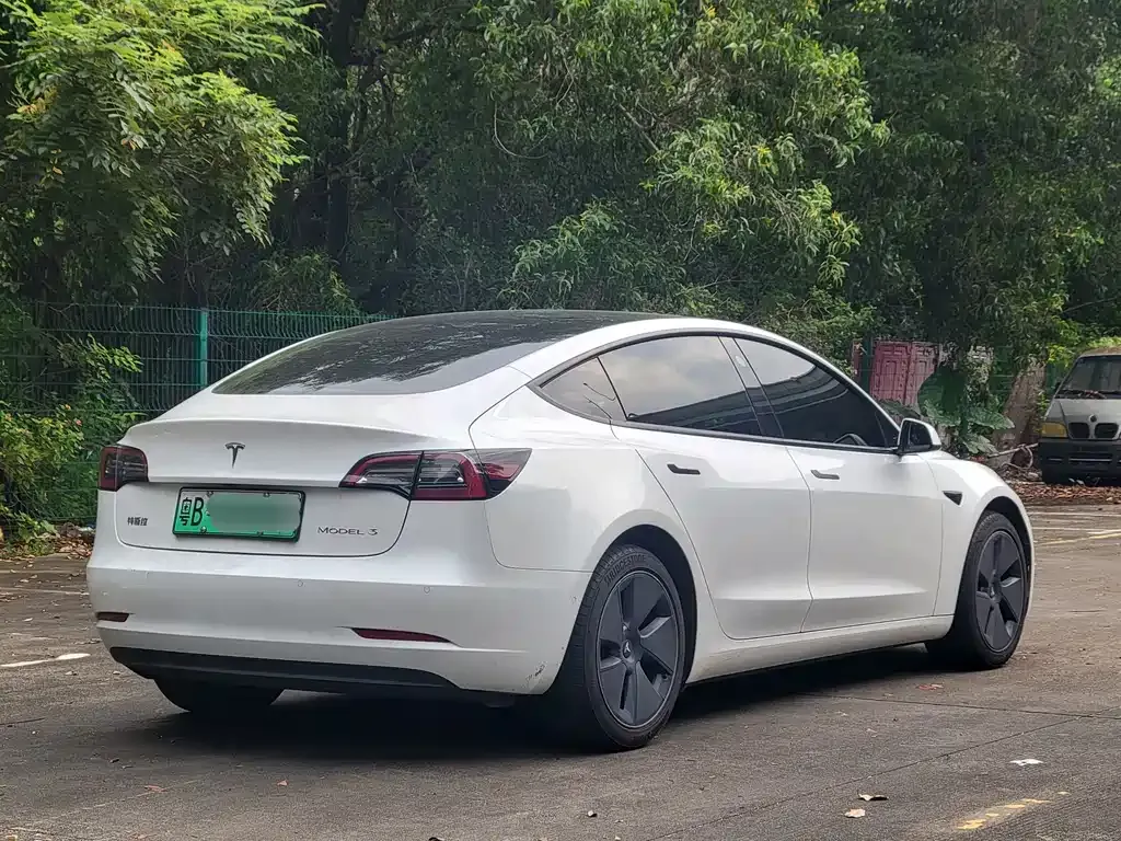 Tesla Model 3 — фото 5