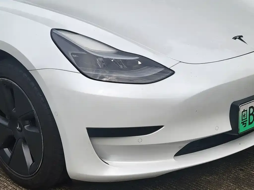 Tesla Model 3 — фото 7