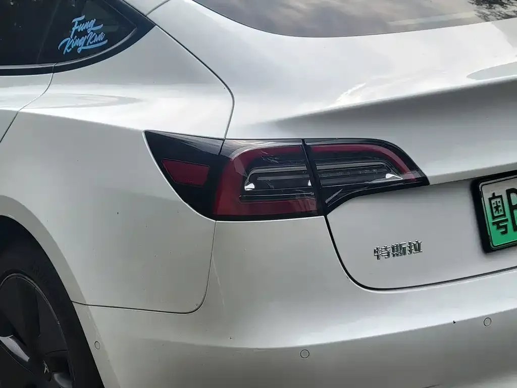 Tesla Model 3 — фото 3
