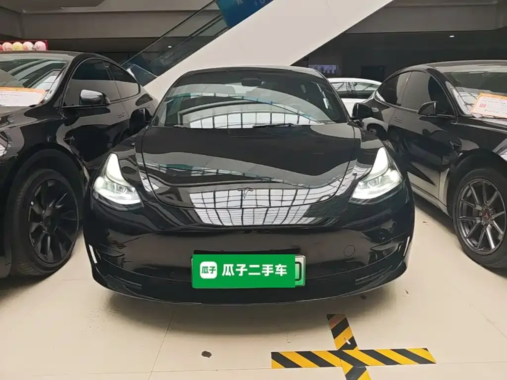 Tesla Model 3 — фото 4