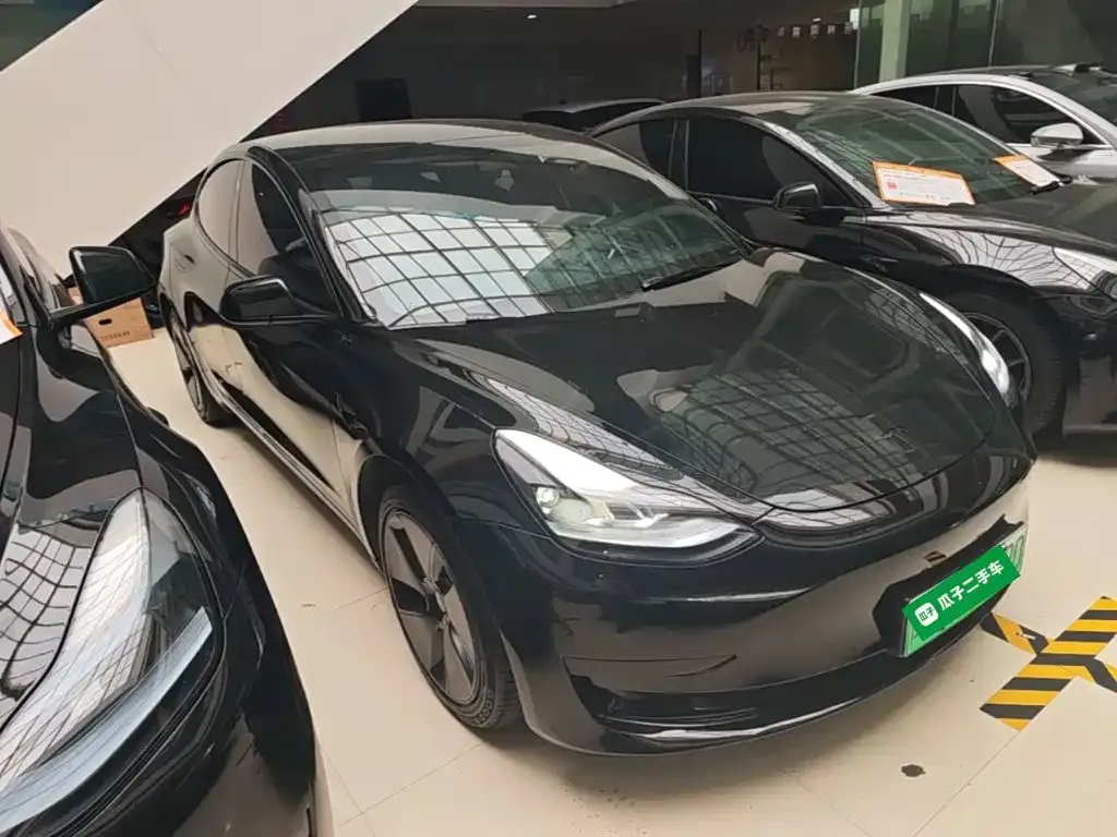 Tesla Model 3 — фото 10