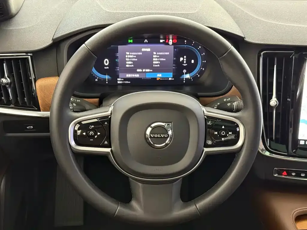 Volvo S90 — фото 10