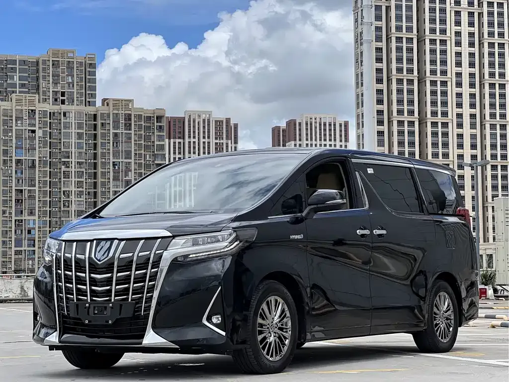 Toyota Alphard — фото 3