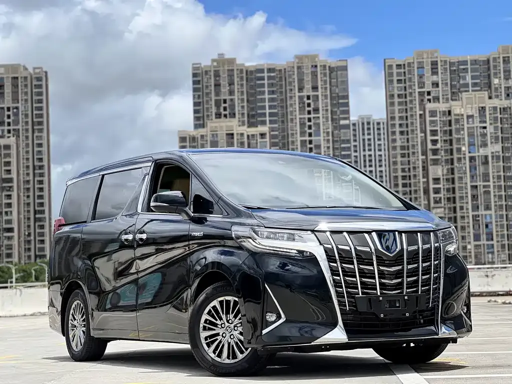 Toyota Alphard — фото 4
