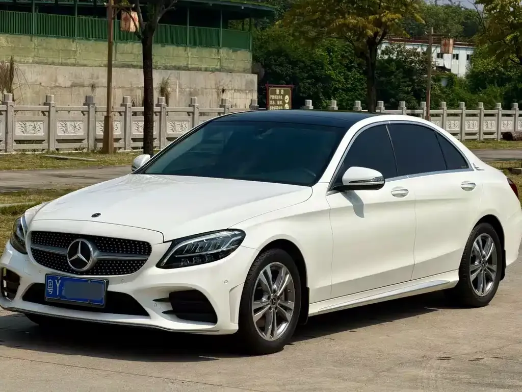 Mercedes-Benz C-Class — фото 1