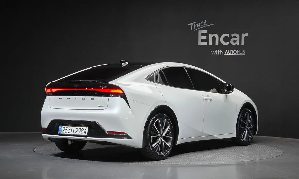 Toyota Prius — фото 8